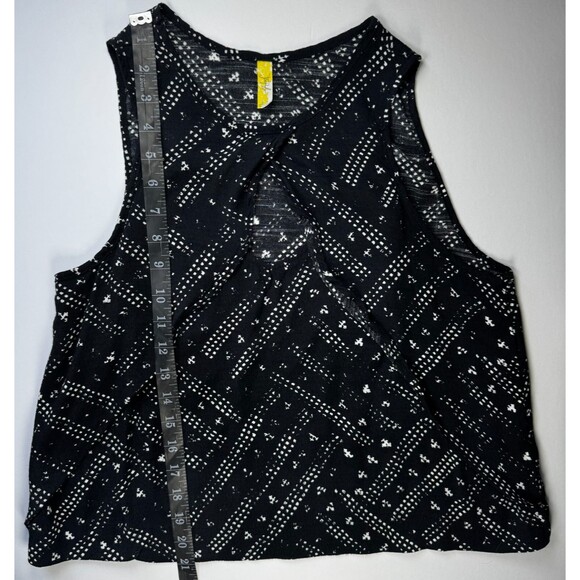 Free People Blouse Small Black White Sleeveless Geometric Cutout Keyhole Front - Picture 6 of 10